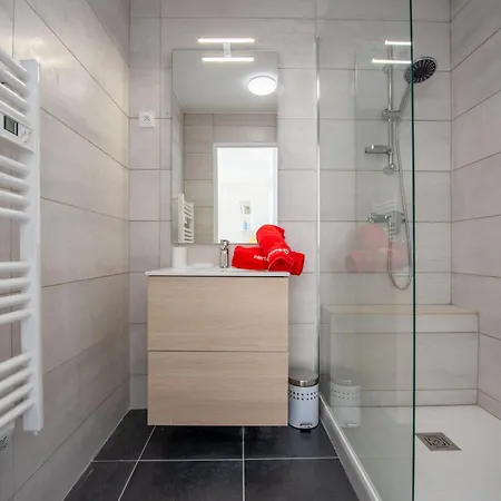 La Croix Du Sud-29 By Interhome