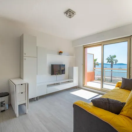 La Croix Du Sud-29 By Interhome *