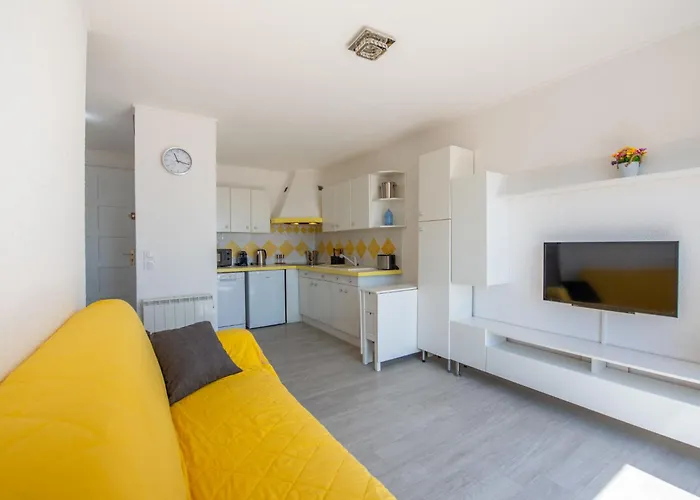 Lägenhet La Croix Du Sud-29 By Interhome